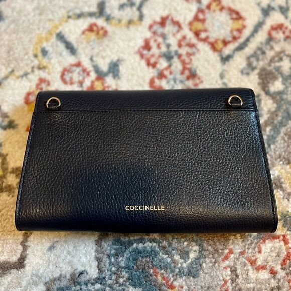 Coccinelle Italian leather shoulder bag clutch pochette Navy w/ GHW - Picture 3 of 5